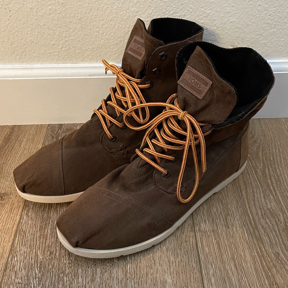 TOMS men’s high top shoes